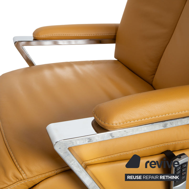 Willi Schillig Fauteuil en cuir orange ocre fonction électrique pivotant