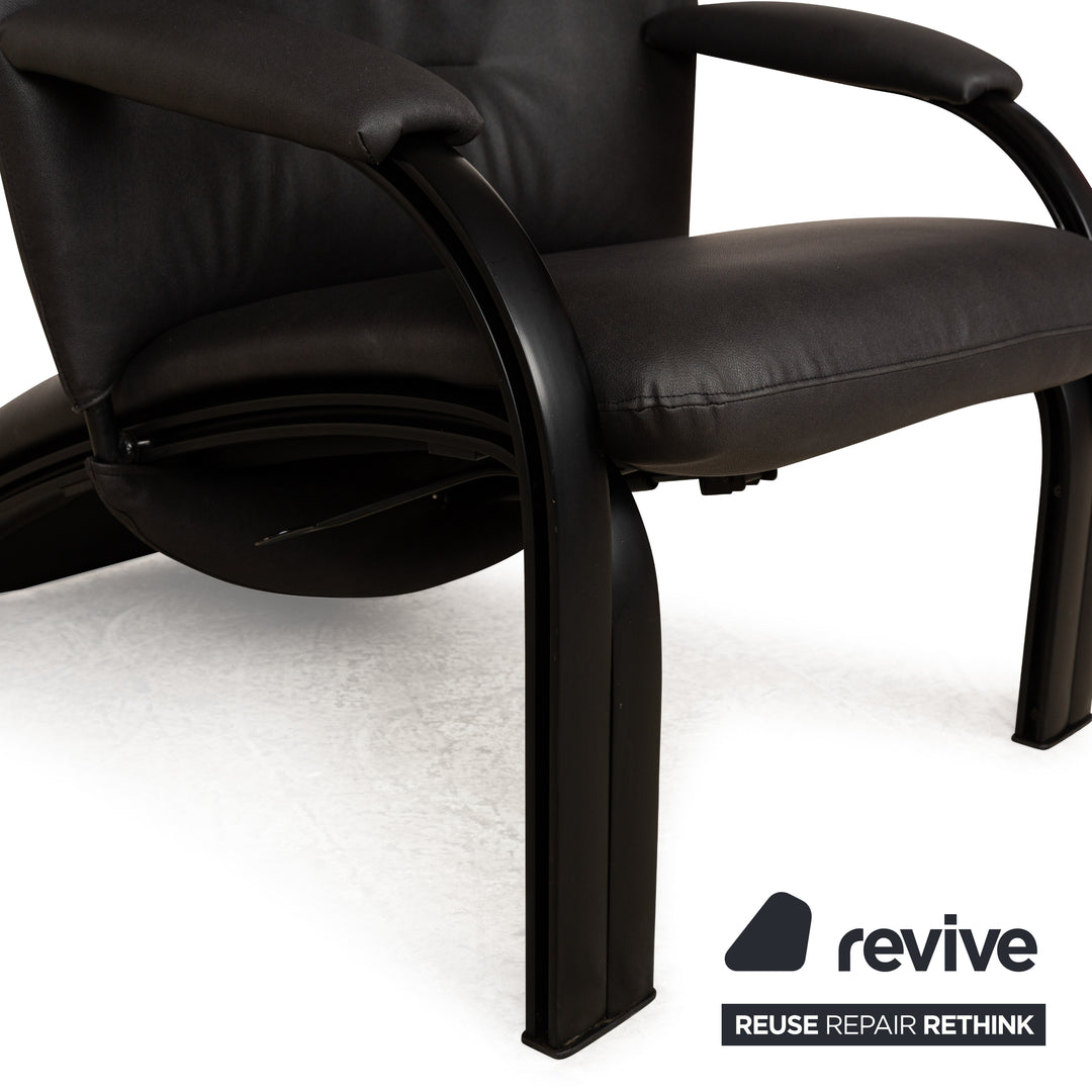 Fauteuil WK Wohnen Spot 698 vegan (GAVIN 117) en cuir noir avec cadre en métal et fonction manuelle, housse neuve