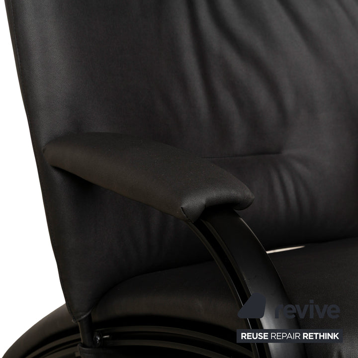 Fauteuil WK Wohnen Spot 698 vegan (GAVIN 117) en cuir noir avec cadre en métal et fonction manuelle, housse neuve