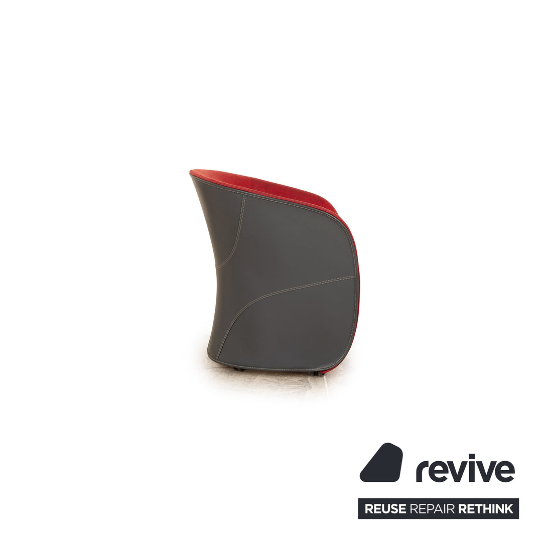 Zanotta Calla Stoff Sessel Rot mit Leder Korpus in Braun auf Rollen