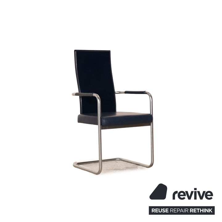Lot de 6 chaises en cuir Ronald Schmitt bleu salle à manger