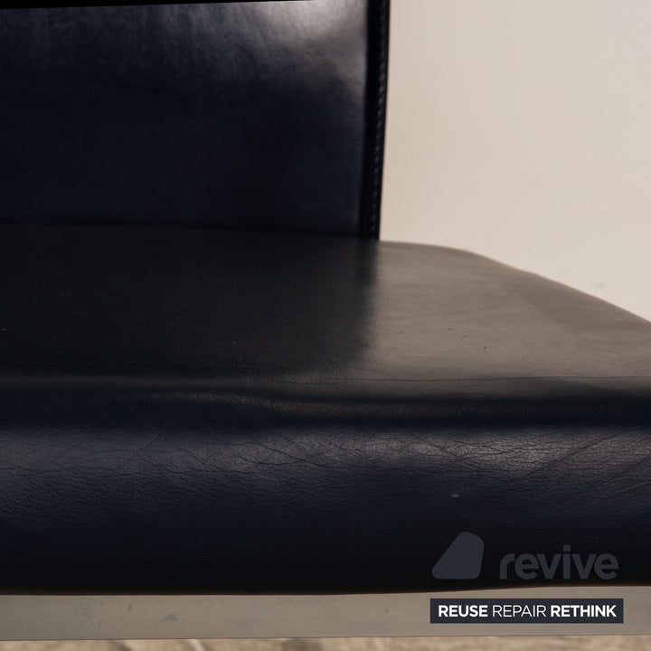 Lot de 6 chaises en cuir Ronald Schmitt bleu salle à manger