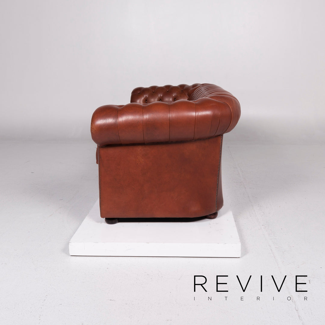 Ensemble canapé Chesterfield en cuir 1x trois places, 1x deux places, 1x fauteuil, 1x tabouret #11348