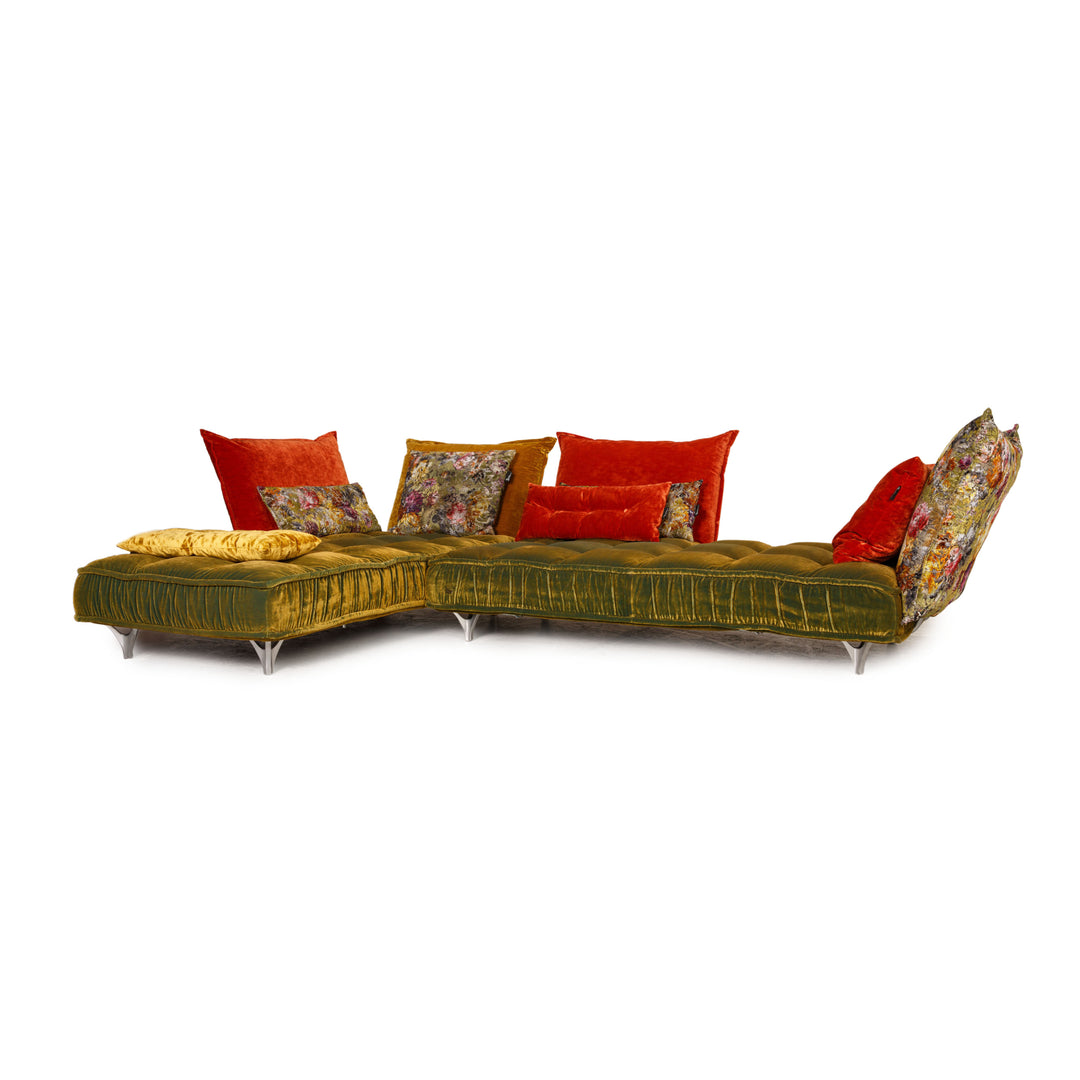 Bretz Ohlinda Samt Ecksofa Grün Orange Couch Liege
