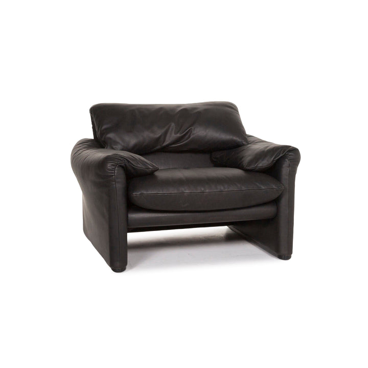 Cassina Maralunga Leather Armchair Black Feature #12267