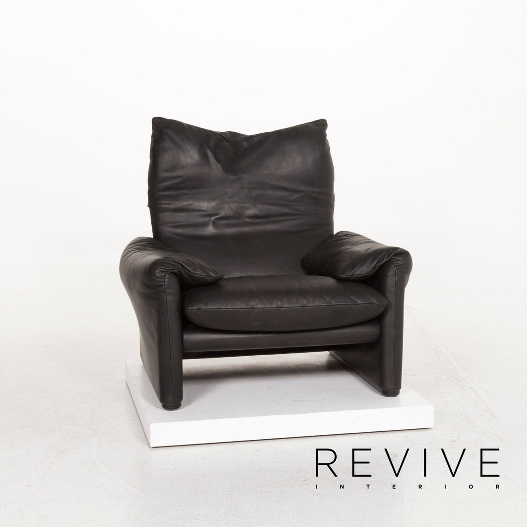 Cassina Maralunga Leather Armchair Black Feature #12267