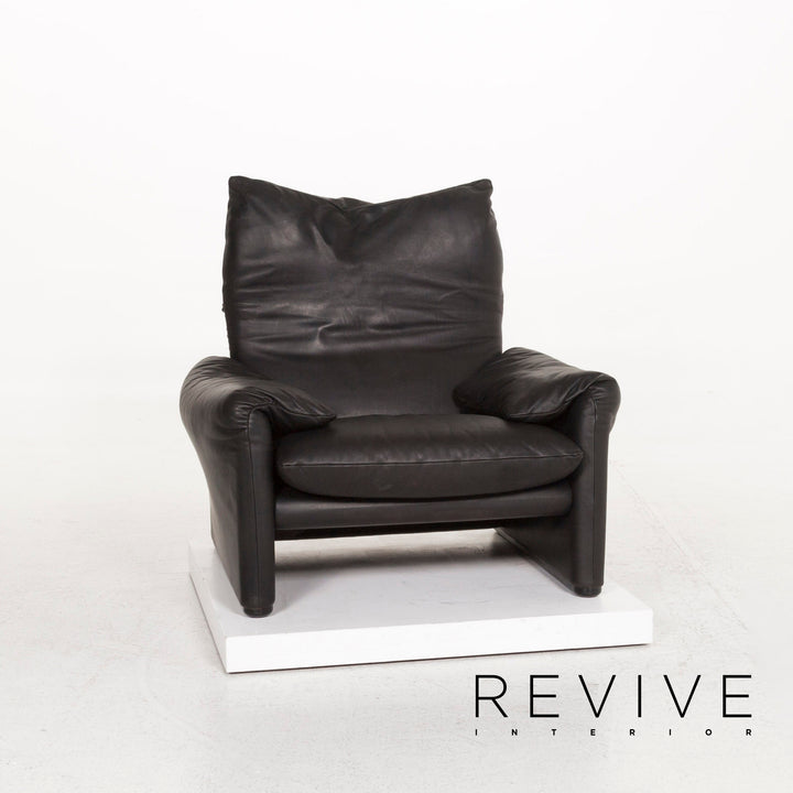 Cassina Maralunga Leather Armchair Black Feature #12267