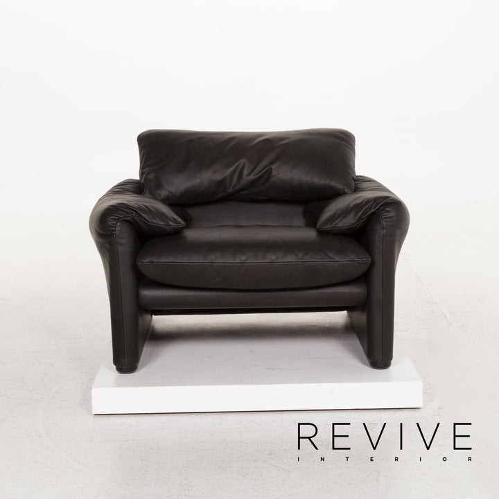 Cassina Maralunga Leather Armchair Black Feature #12267