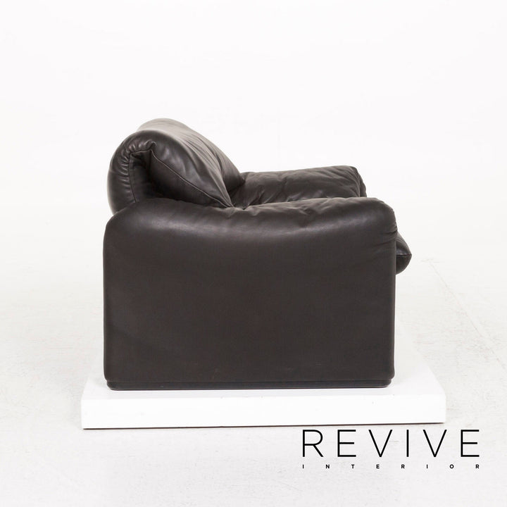 Cassina Maralunga Leather Armchair Black Feature #12267