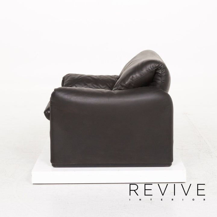 Cassina Maralunga Leather Armchair Black Feature #12267
