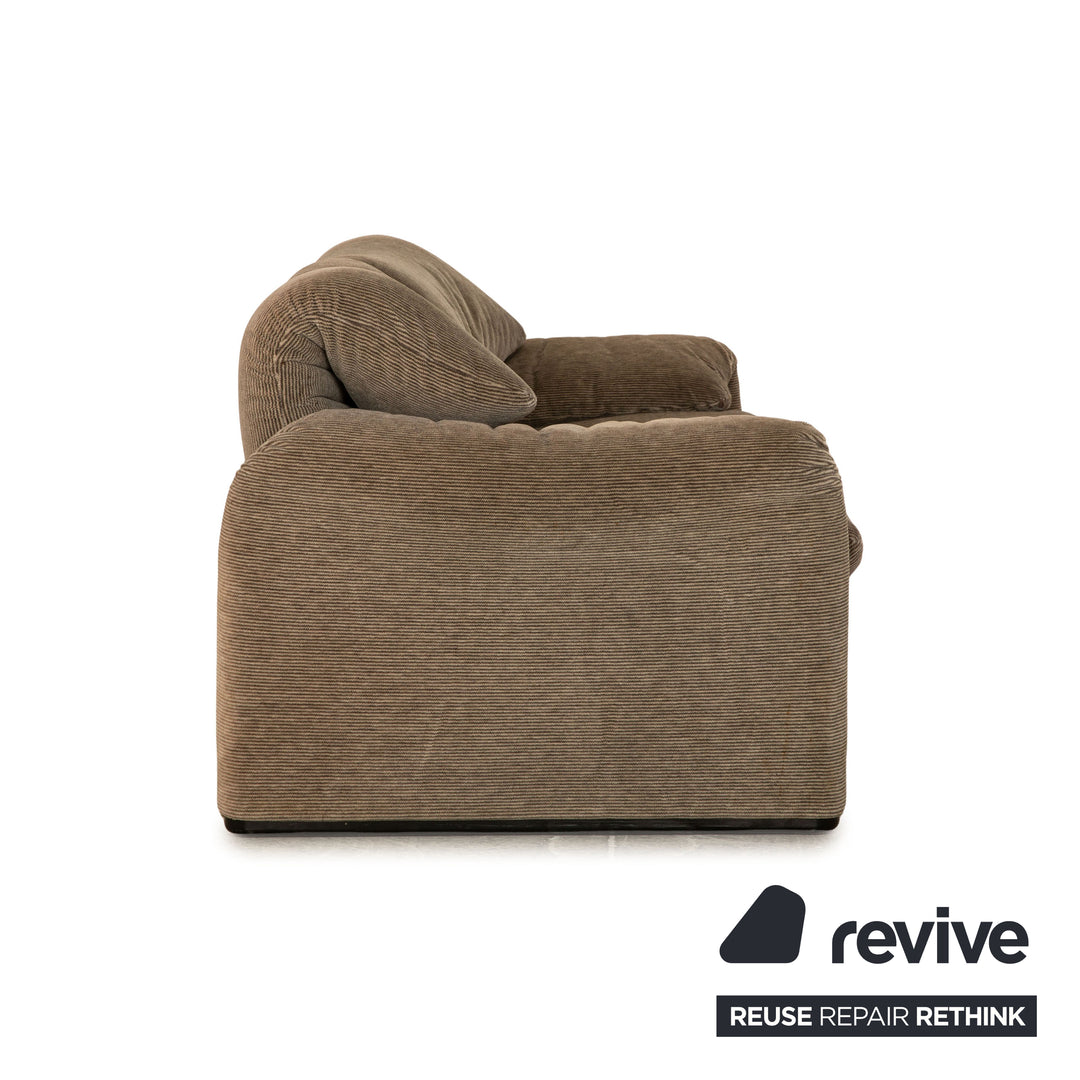 Canapé deux places en tissu Cassina Maralunga, marron et gris, fonction manuelle