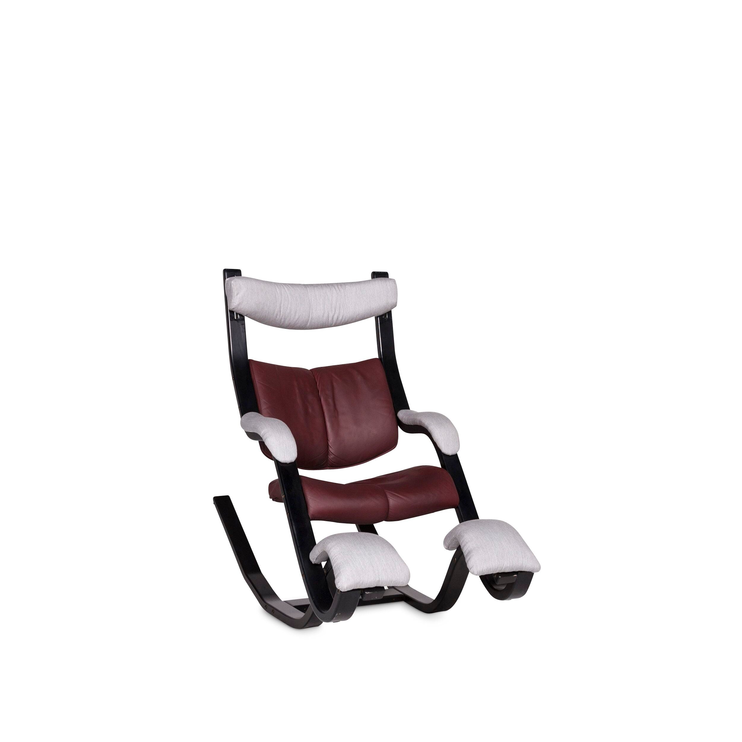 Varier Sessel Gravity Balans Rot Leder 2. Hand Revive.de