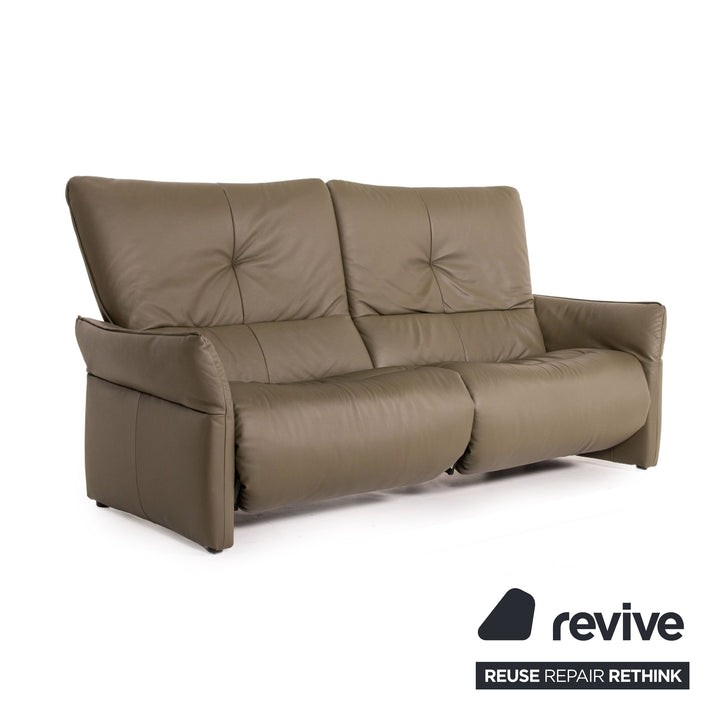 Himolla Cumuly Leder Sofa Olivgrün Graugrün Dreisitzer elektrische Funktion Relaxfunktion Couch