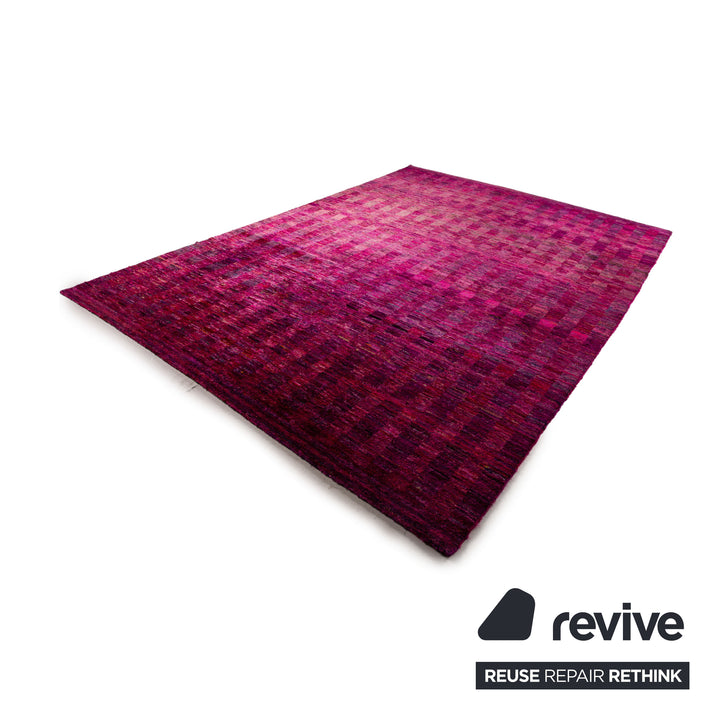 Jan Kath Sari V-Stripes Silk Carpet Silk Pink 254x350cm