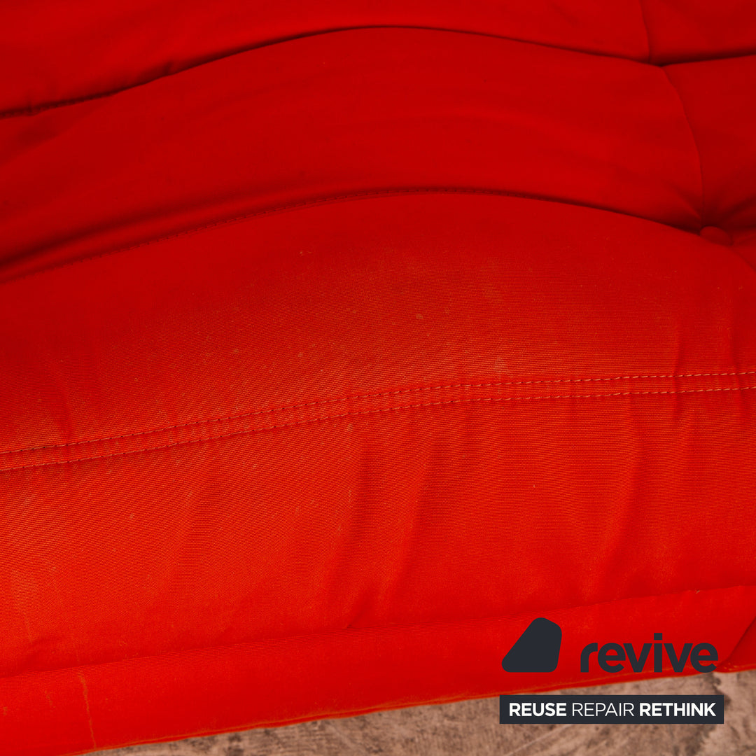 Ligne Roset Togo Stoff Sofa Garnitur Dreisitzer Hocker Orange