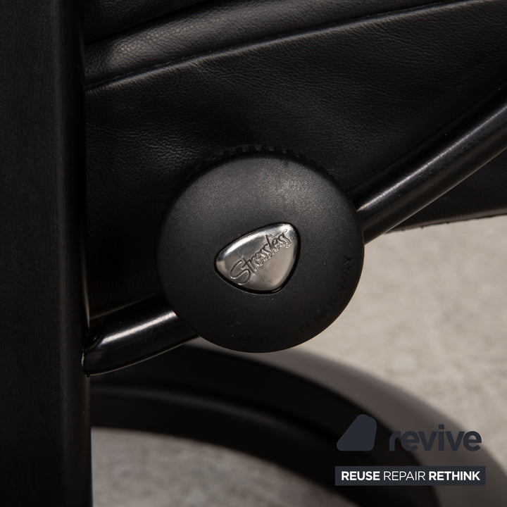 Stressless Mayfair Leder Sessel Schwarz Größe S Relaxfunktion inkl. Hocker inkl. Erhöhungsring