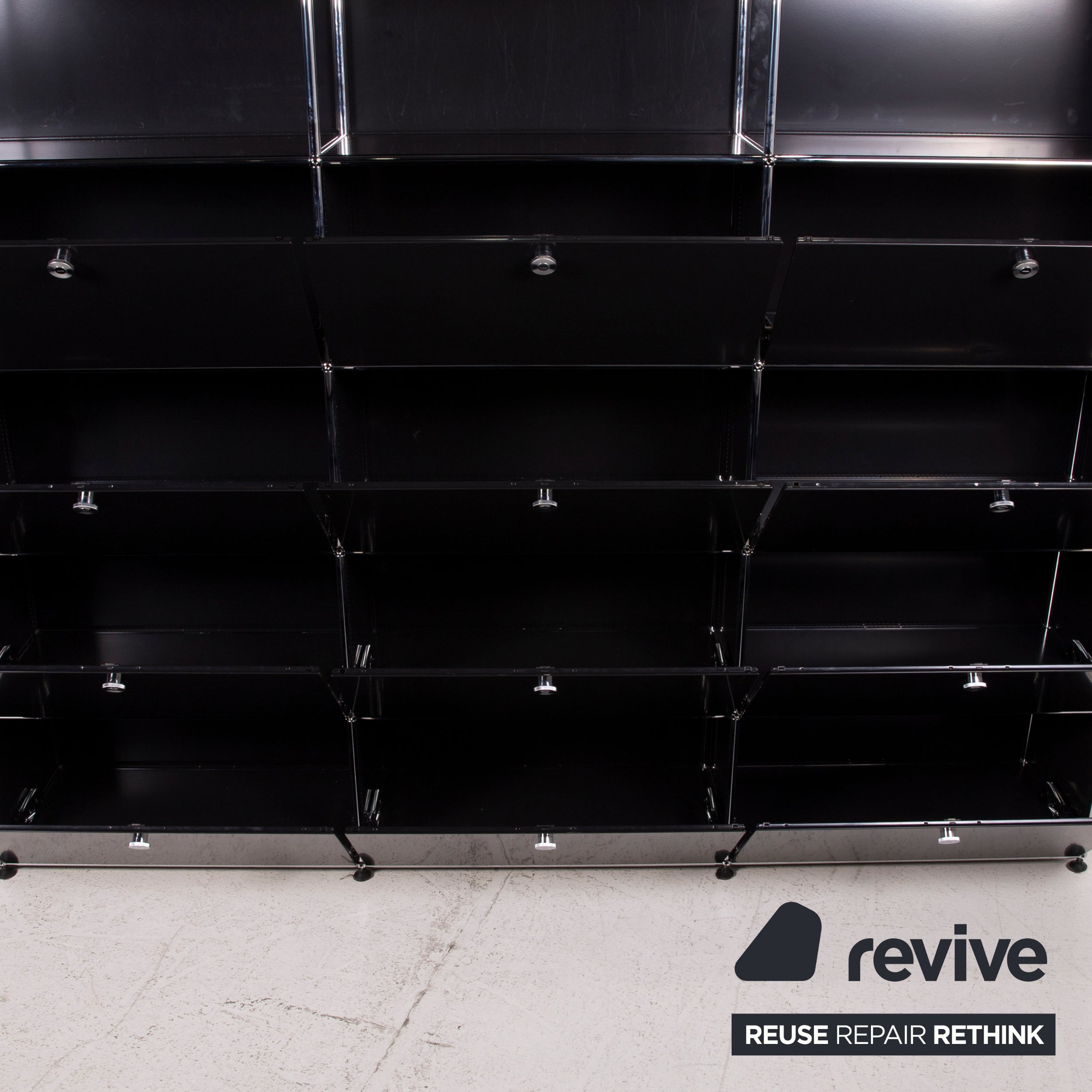 USM Sideboard Haller Schwarz Metall - 2. Hand - Revive.de