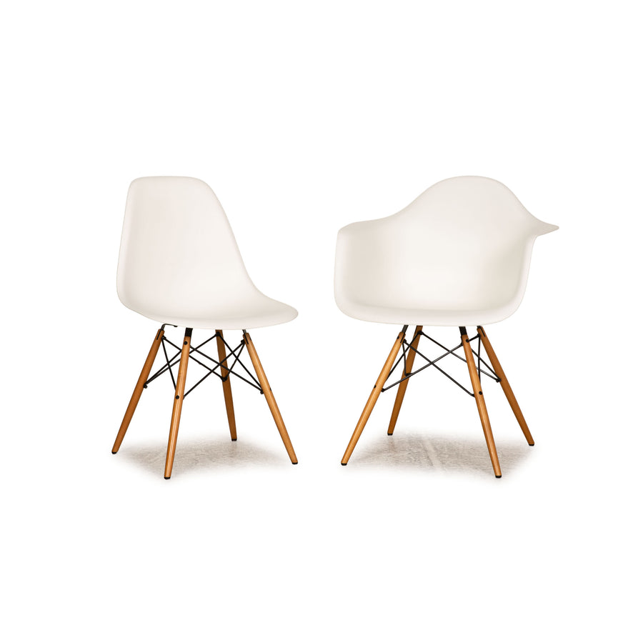 Vitra DSR Eames Plastic Side Chair Wood Chair Set White