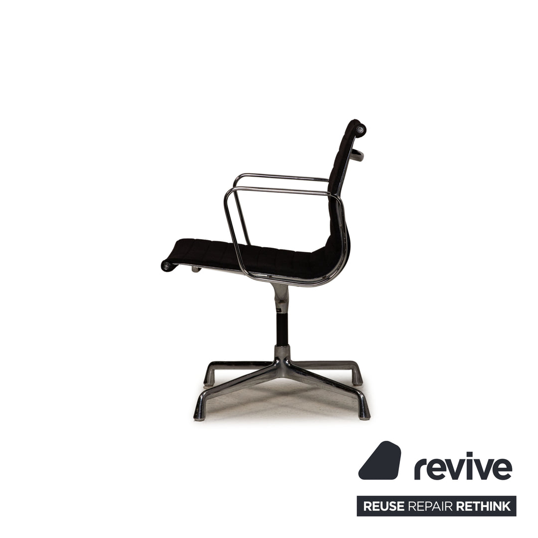 Ensemble de chaises en tissu Vitra EA 108 fauteuil noir par Hermann Miller