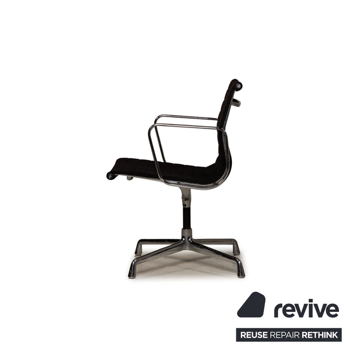 Ensemble de chaises en tissu Vitra EA 108 fauteuil noir par Hermann Miller