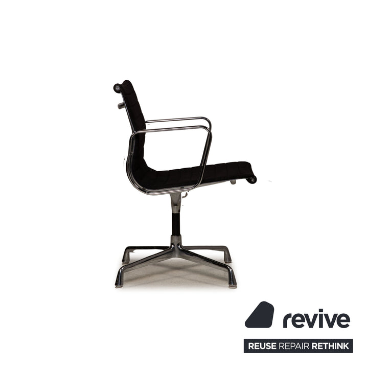 Ensemble de chaises en tissu Vitra EA 108 fauteuil noir par Hermann Miller