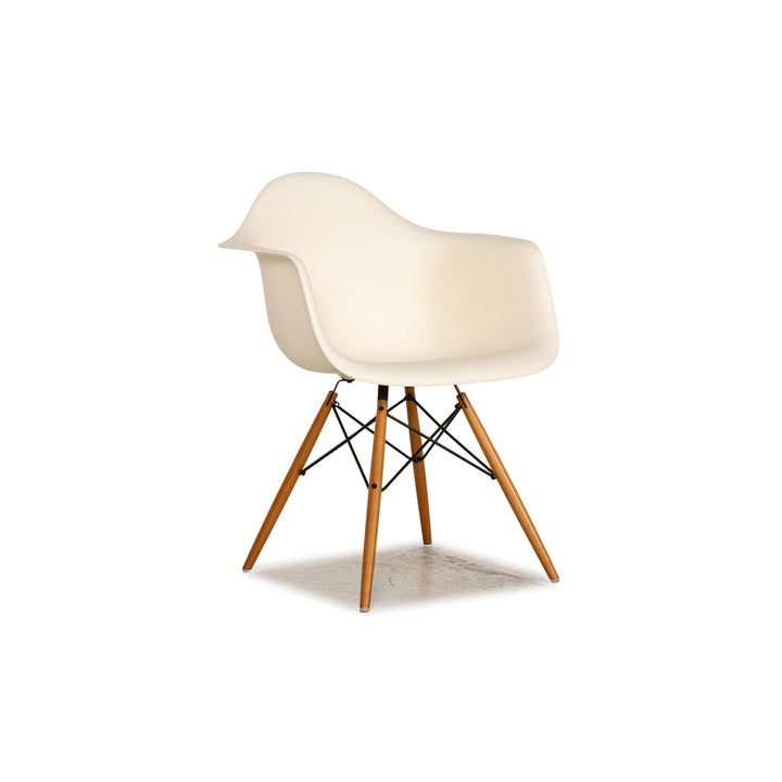 Vitra Plastic Armchair  Kunststoff Sessel Weiß