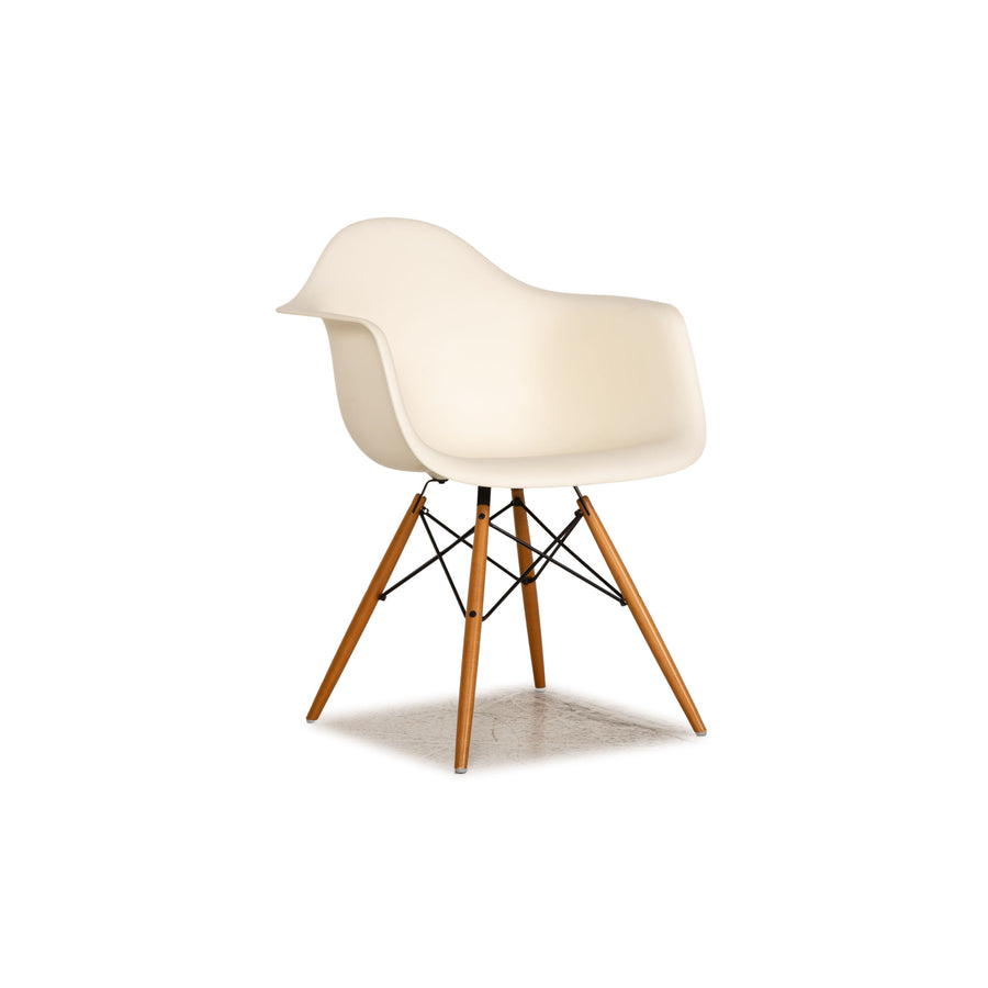 Vitra Plastic Armchair Plastic armchair white