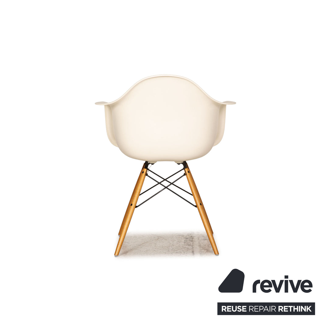 Vitra Plastic Armchair  Kunststoff Sessel Weiß